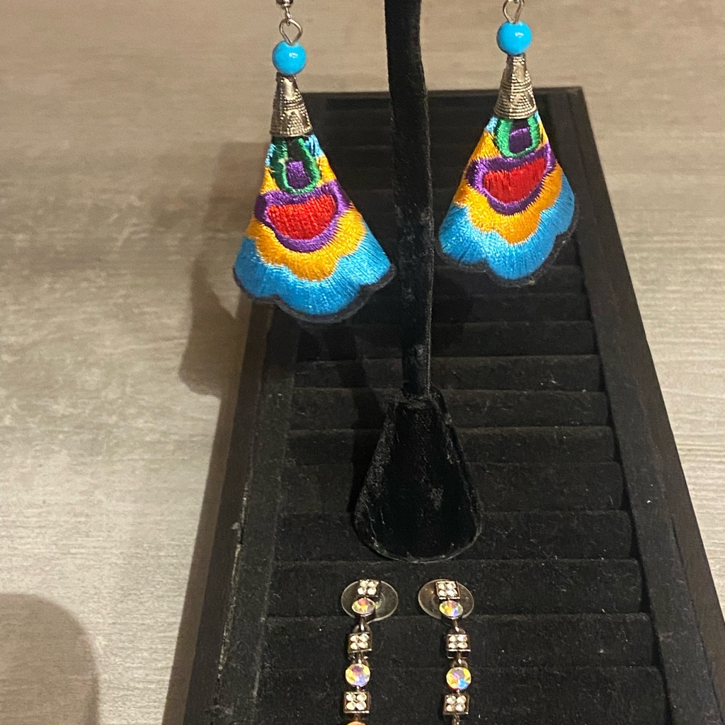 Lot Of Two Pairs Of Earrings Multicolored Embroidered Crystal Embellished 15$